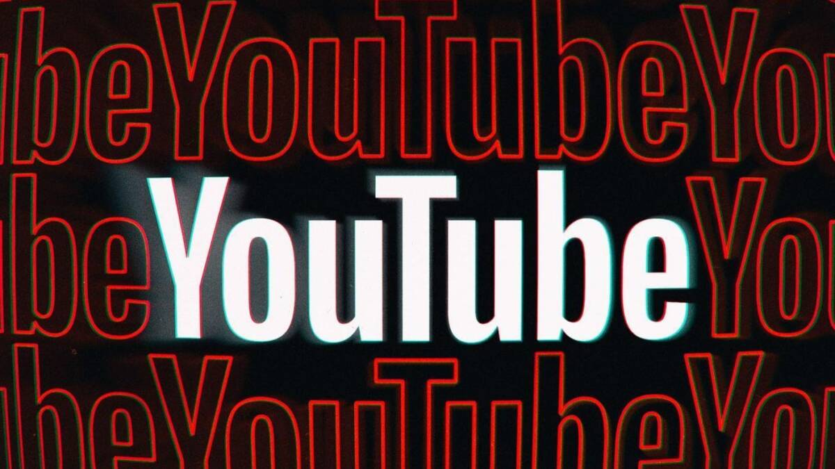 ВЦИОМ: "YouTube — "телевидение" XXI века" 5 неоновая надпись YouTube на черном фоне с повторяющимися названиями