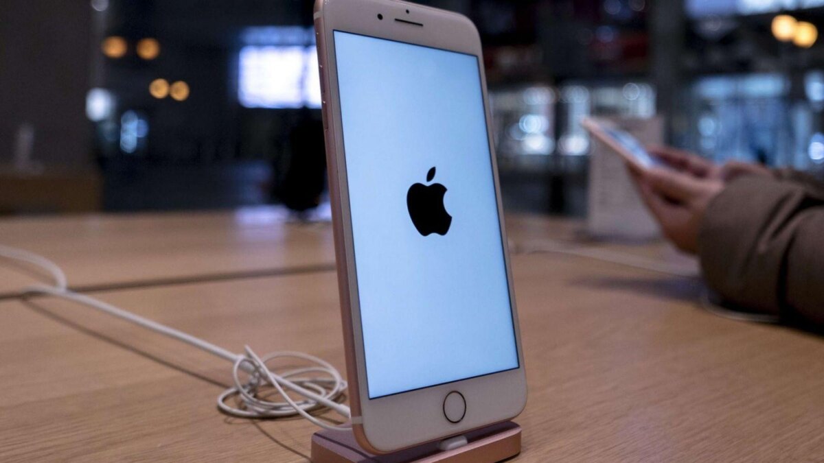 В России резко подешевели старые версии "айфонов" 2 apple