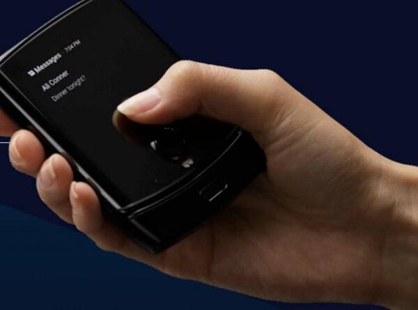 Motorola Razr 2 может получить боковые датчики и сканер отпечатков в экране (motorola razr 3 800x445 1)