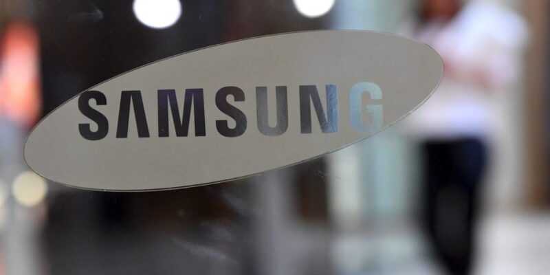 В сети появились рендеры смартфона Samsung Galaxy S11 (samsung logo)