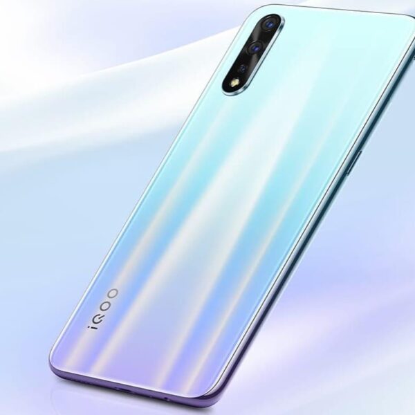 Бренд Iqoo представил "бюджетный" смартфон с чипом Snapdragon 855+ (2019 12 05 11 07 24 1)