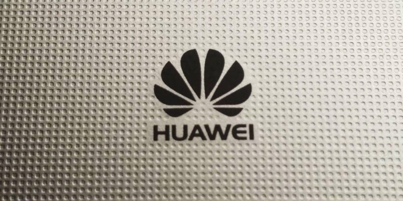 Huawei представила свою первую материнскую плату на процессоре Kunpeng (86706e8b479d)