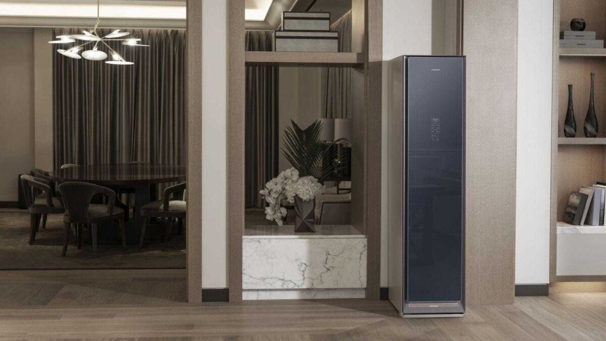 Samsung привезёт паровой шкаф AirDresser в Россию 3 airdresser global lifestyle image 3 scaled 1