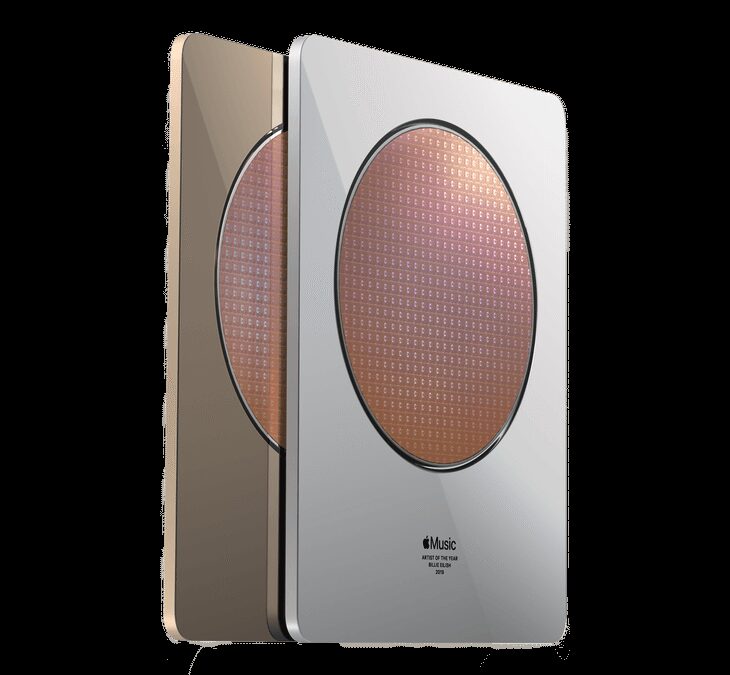 Apple создала музыкальную премию Apple Music Awards 9 apple announces first apple music awards hardware award 120219.png screen