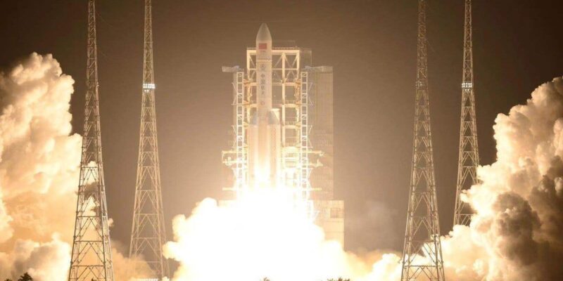 Китай запускает свою самую большую ракету в истории, Long March 5 (emzgkkvwoaark1q)