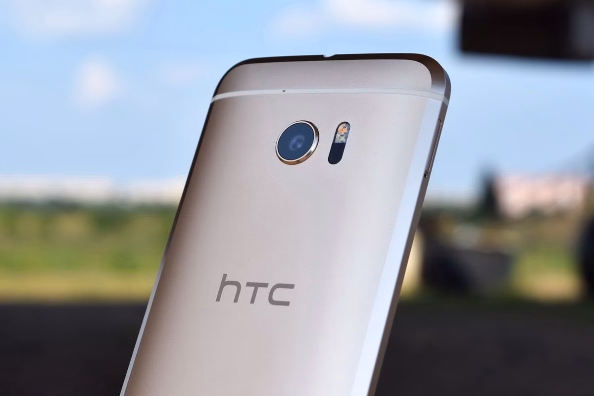 HTC обещает улучшить свои блокчейн-смартфоны в 2020 году 1 htc 10 bolt russia