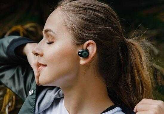 Что подарить близким на Новый год. 10 недорогих подарков 20 jbl tune 120tws 1