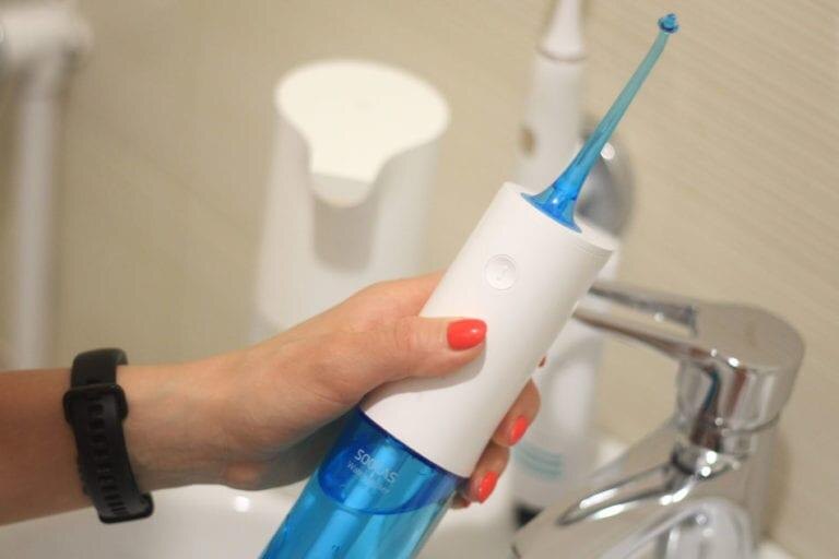 Что подарить близким на Новый год. 10 недорогих подарков 12 soocas w2 obzor 9 768x512 1