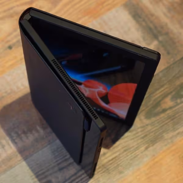 150589 laptops review hands on lenovo thinkpad x1 fold review image1 z867ffgtoy