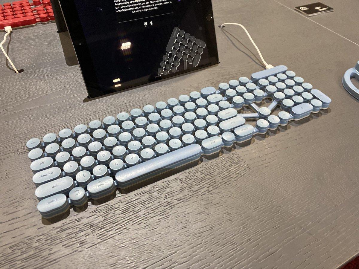 На CES 2020 показали необычную клавиатуру и мышь без корпуса (en83quzu0aa5v1g)