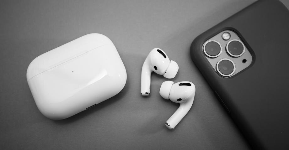 Apple выпустит новые AirPods в мае 3 airpods 921