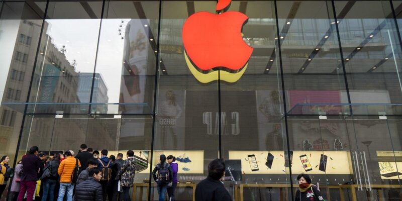 Apple откроет магазины в Пекине 14 февраля с ограниченным временем работы (bn ug114 2rp5v m 20170712080414)