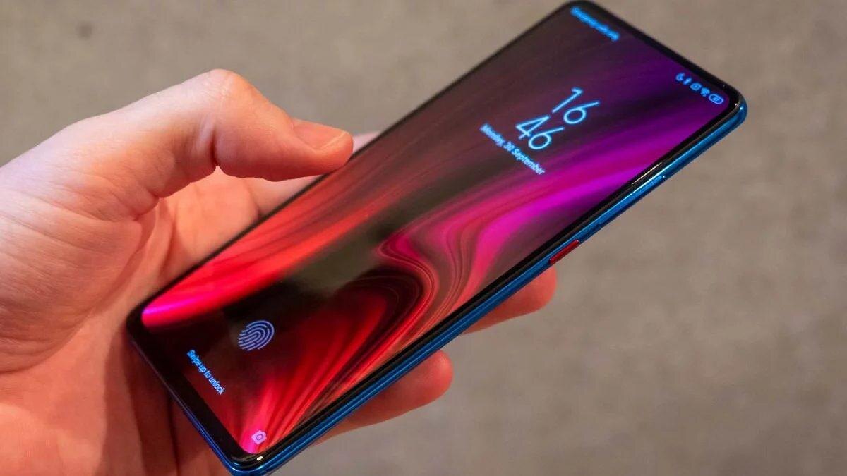 Смартфон Xiaomi Mi 10 с большой AMOLED-экраном