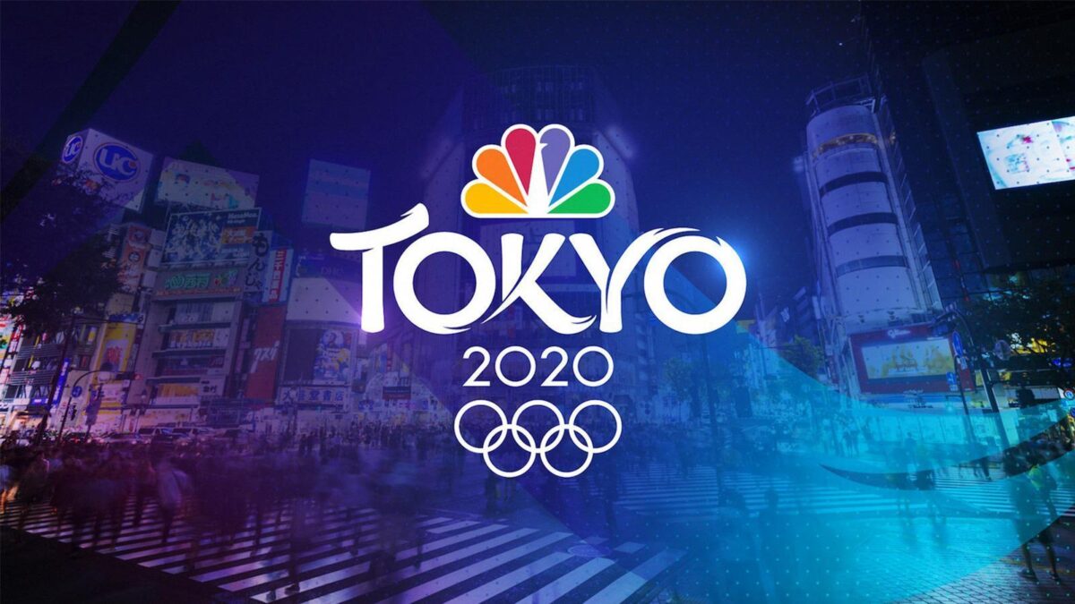 Логотип Tokyo 2020 Олимпийские игры на фоне ночного города