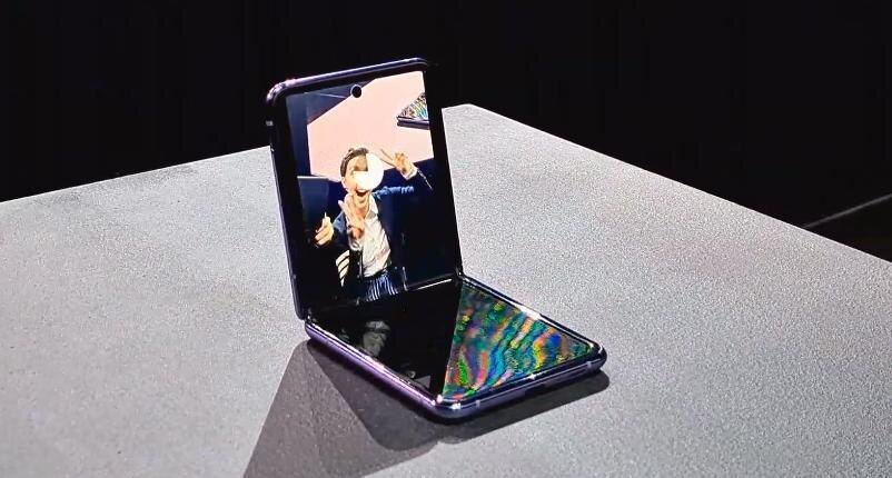 Samsung представил складной смартфон Galaxy Z Flip 12 photo 2020 02 11 22 32 40