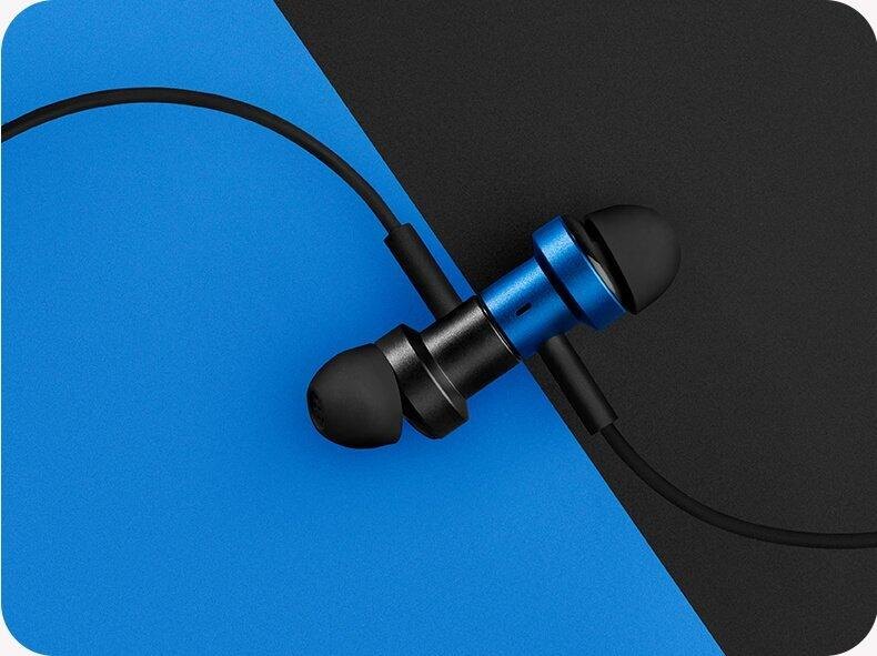 Наушники Xiaomi проводные с черным и синим дизайном