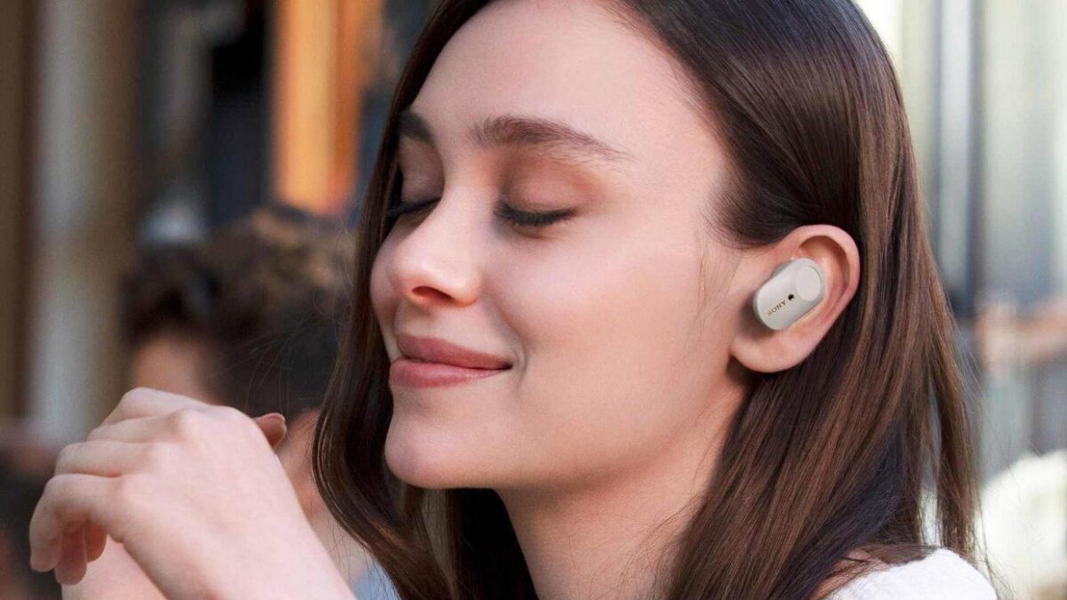 7 подарков для мужчин на 23 февраля 12 wf 1000xm3 main 1241x826 1