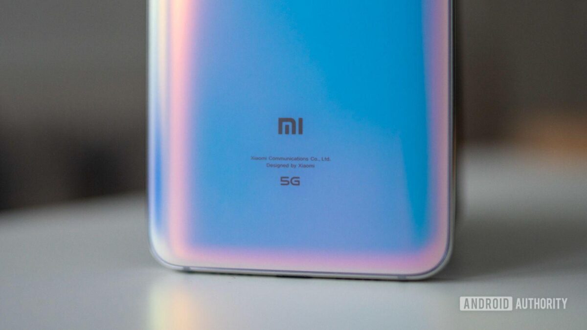 Xiaomi выпустили новую прошивку для смартфона Mi10 Pro 2 xiaomi mi 9 pro 5g logo closeup