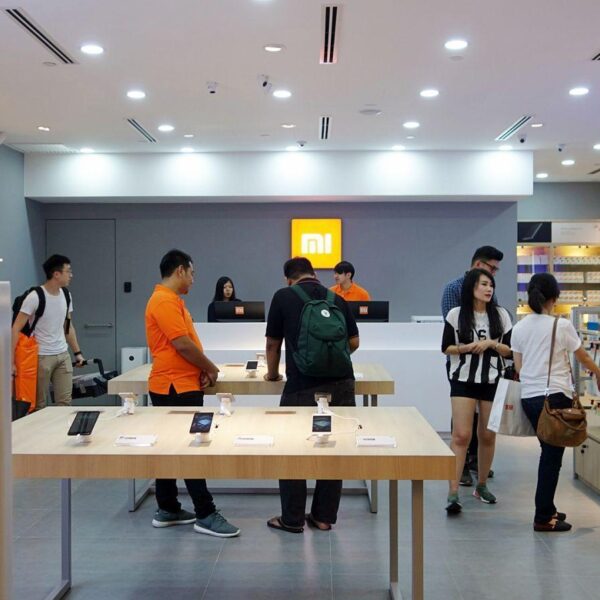 Xiaomi представили быструю беспроводную зарядку (dsc03324 kedai xiaomi mi home malaysia)