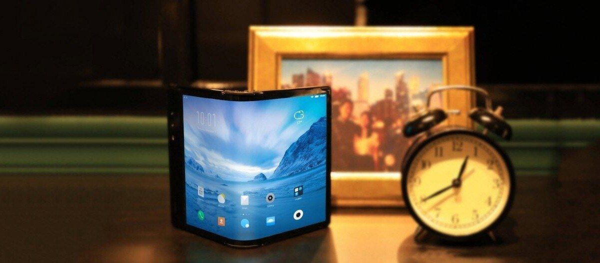 Складной смартфон FlexPai 2, дисплей и циферблат будильника