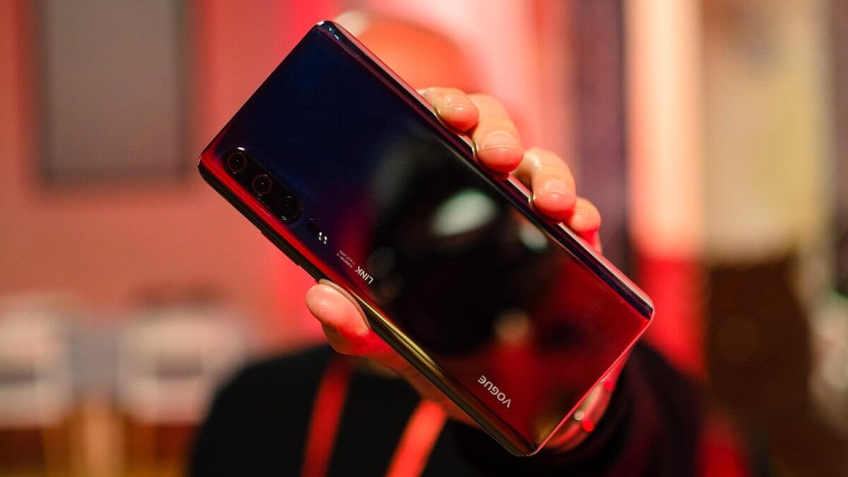 В сети появилось первое примерное изображение Huawei P40 Pro 2 huawei p30 2
