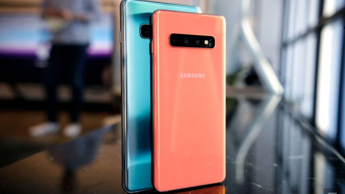 Стоит ли Samsung Galaxy S10 своих денег в 2020 году? 4 samsung galaxy s10 and s10 hands on 1 3