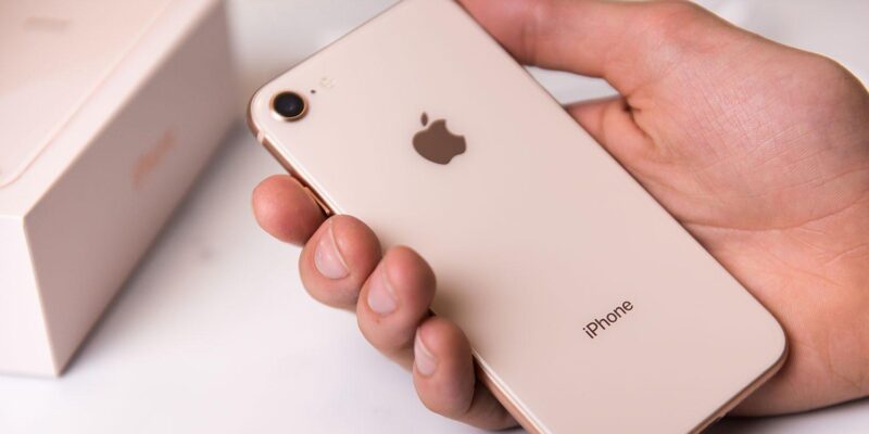 Apple уже скоро покажет iPhone 9 (SE 2) (sketchy iphone 9 report suggests two models)