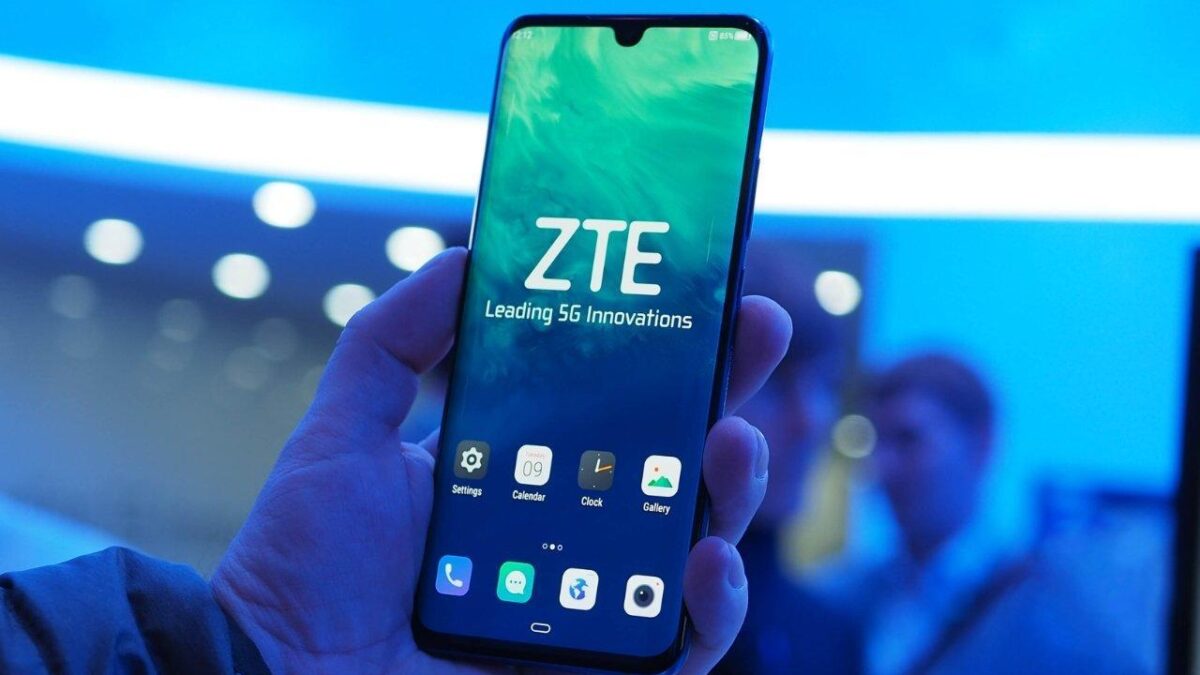Смартфон ZTE Axon 11 с большим дисплеем и интерфейсом