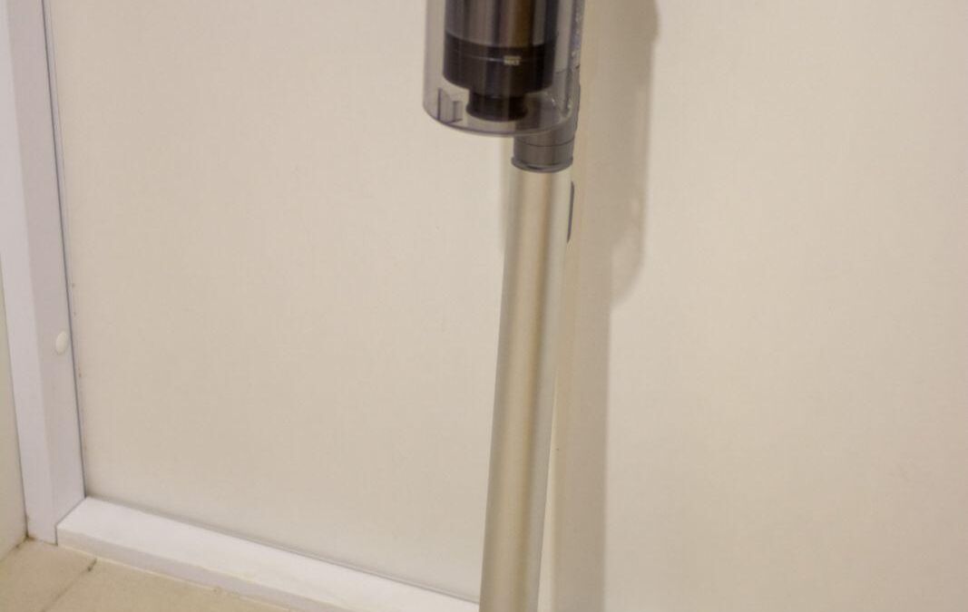 Беспроводной вакуумный пылесос Samsung с ручкой и щеткой