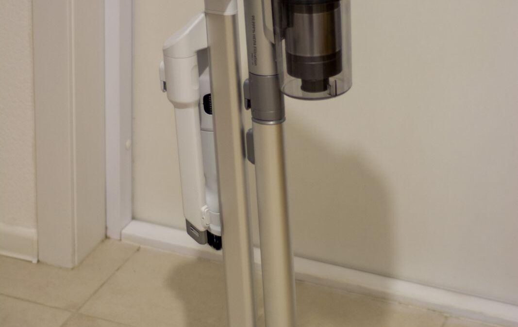 Пустой беспроводной пылесос Samsung для уборки пола