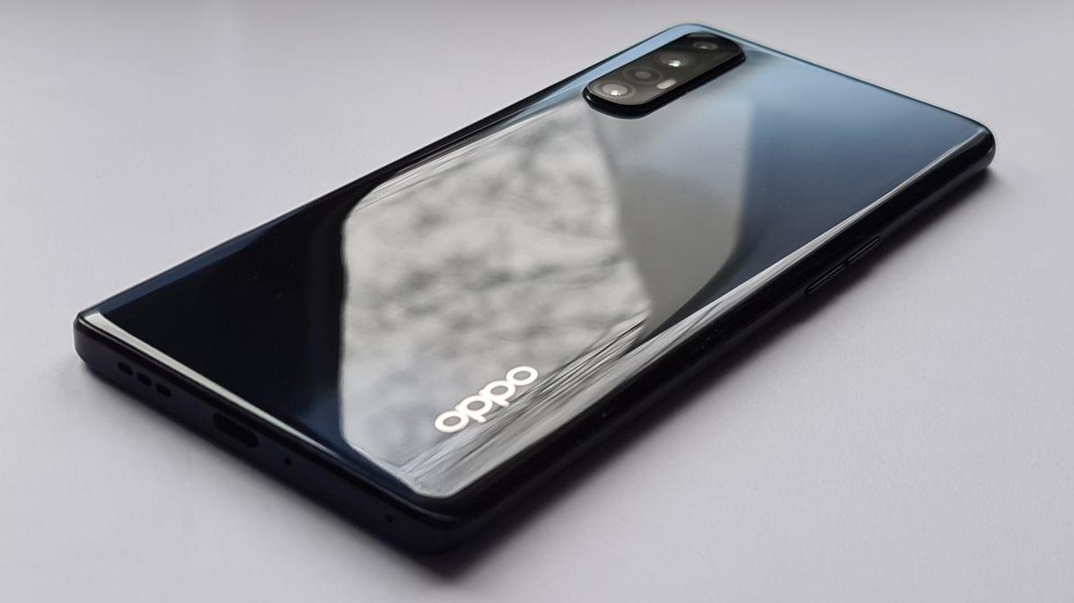 Oppo представила смартфон Oppo Reno 3 ()