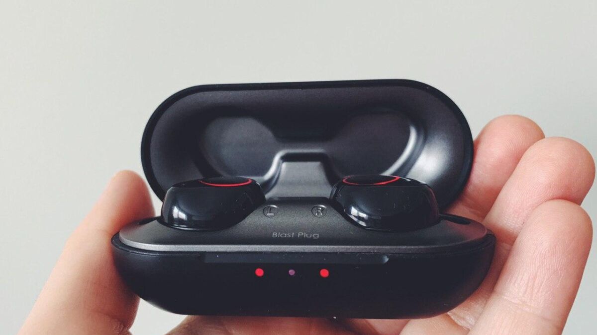 Беспроводные наушники Silicon Power TWS BP82 в кейсе