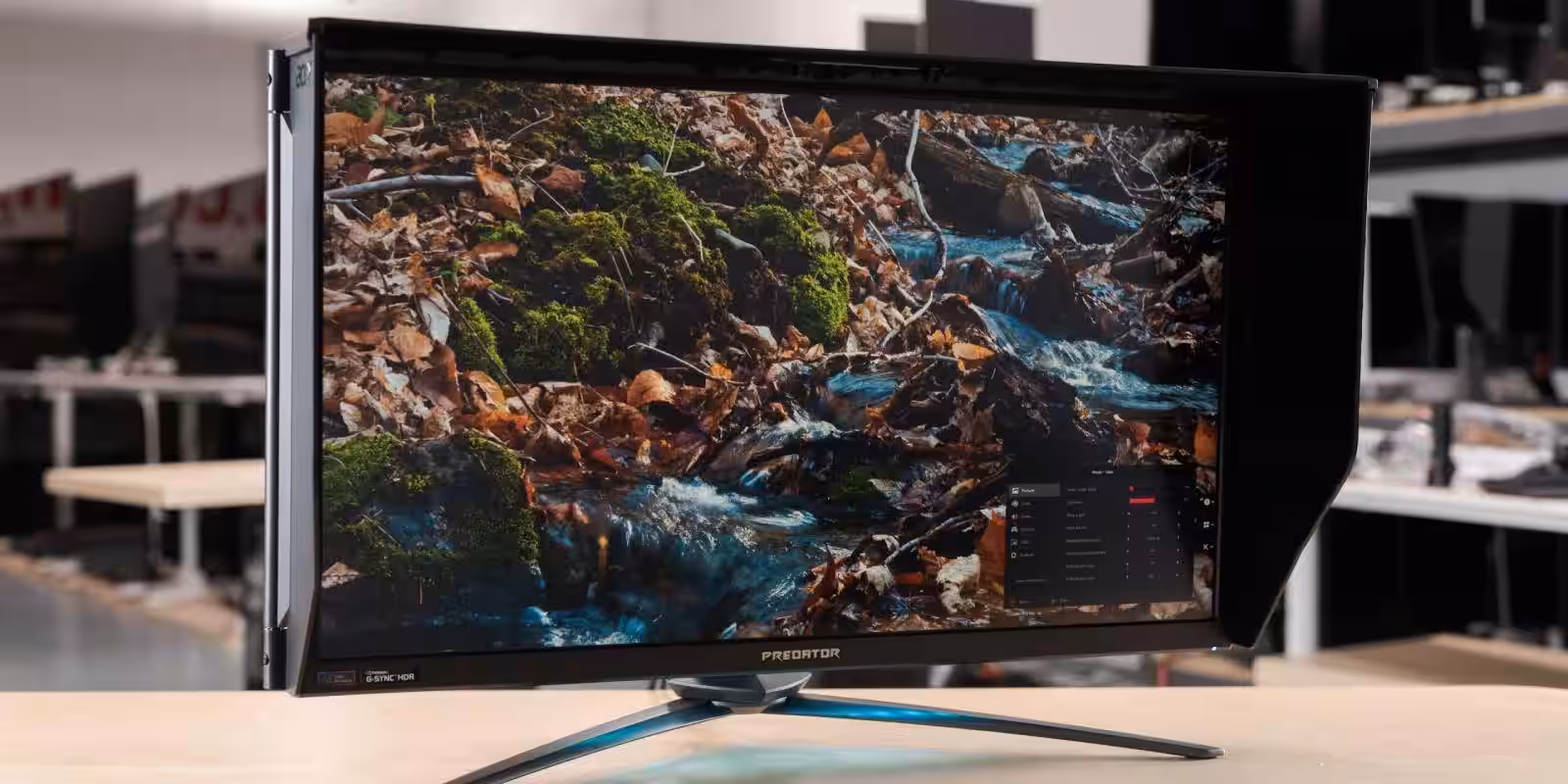 Игровой монитор Predator XB273 GX на столе в помещении