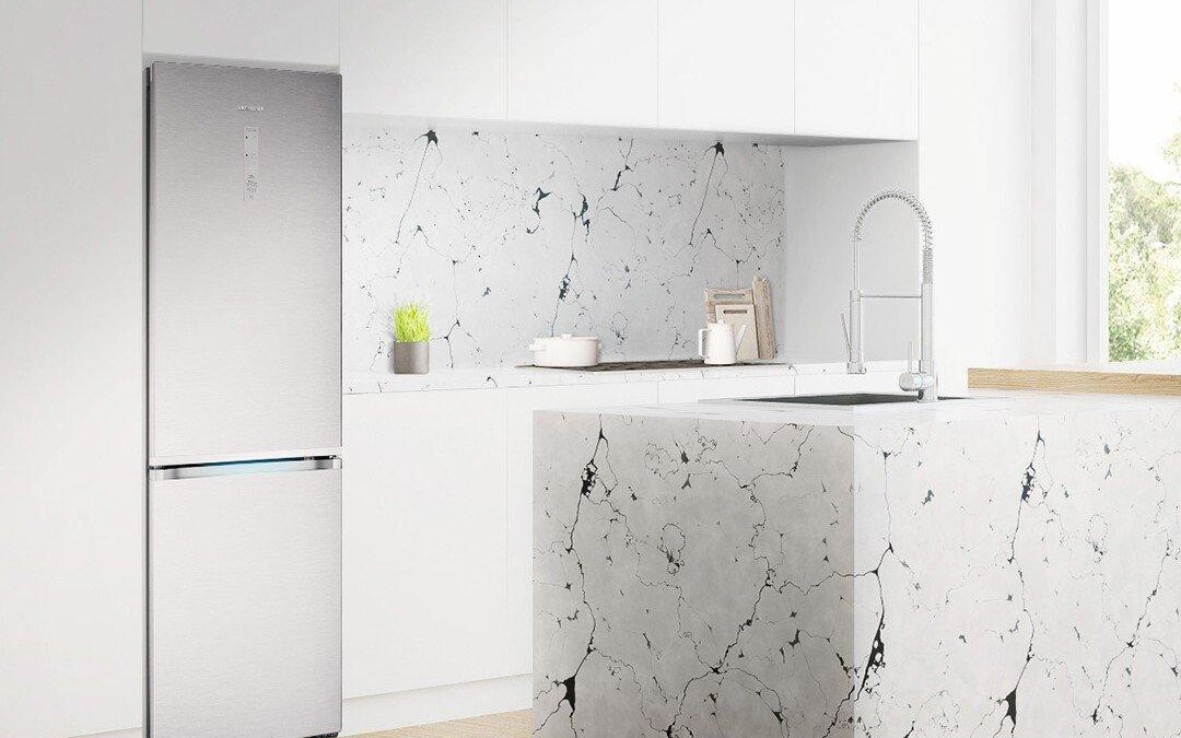 samsung bottom freezer refrigerator rb7000j rb41r7899sr ef square lifestyle image 02