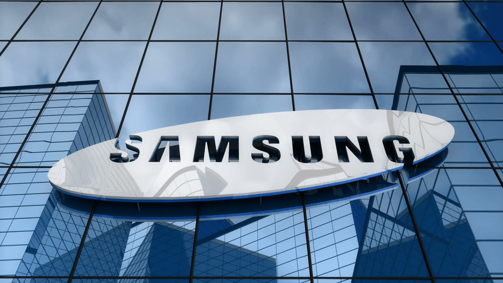 Samsung сократила заказы на комплектующие для смартфонов на целых 50% (videoblocks editorial samsung logo on glass building rfinb0gtg thumbnail full01)