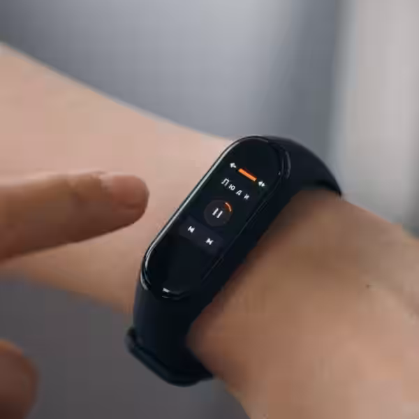 1528589229 xiaomimiband4 2.jpg.a0585f7b67dd55c914540417f672a076