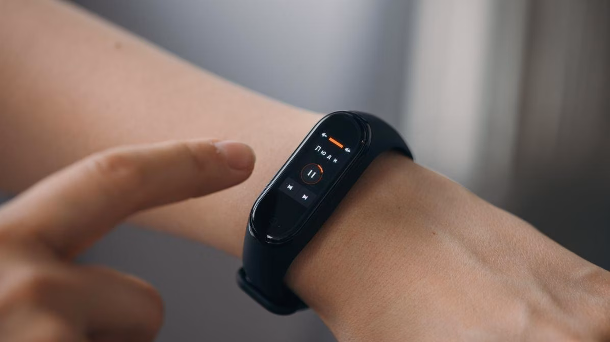 Xiaomi Mi Band 5 не выйдет в назначенный срок 3 1528589229 xiaomimiband4 2.jpg.a0585f7b67dd55c914540417f672a076