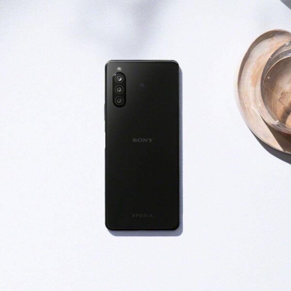 Sony открыла предзаказ на смартфон Sony Xperia 10 II (androidpit xperia 10 ii in situation black scaled 1)