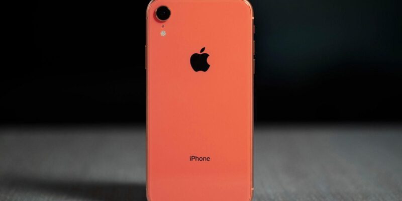 Apple начала продажи восстановленных iPhone XR (dims 1 large)