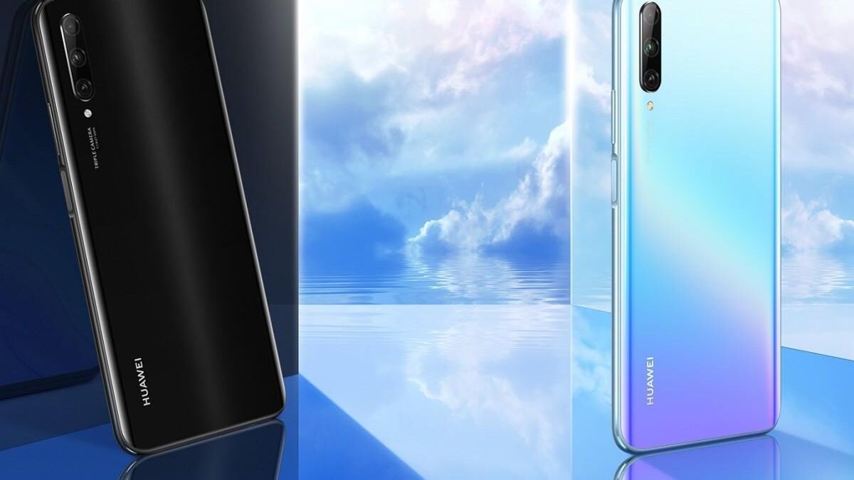 Два Huawei Y9s сзади и спереди на синем фоне