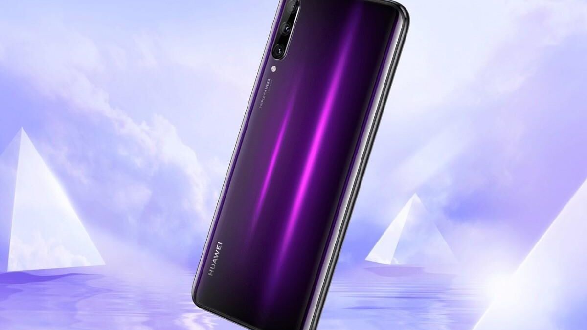 Части корпуса смартфона Vivo X300 FE и камера