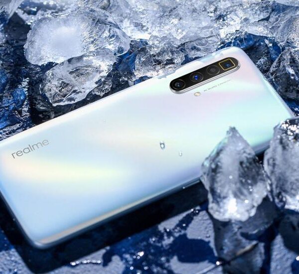 Realme представила смартфон Realme X3 SuperZoom (realme x3 superzoom arctic white b 1590493239)