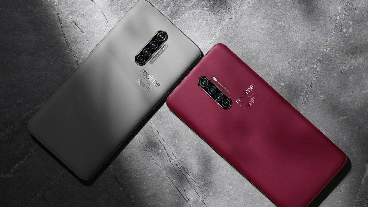 задняя часть смартфона Realme X2 Pro с четырьмя камерами