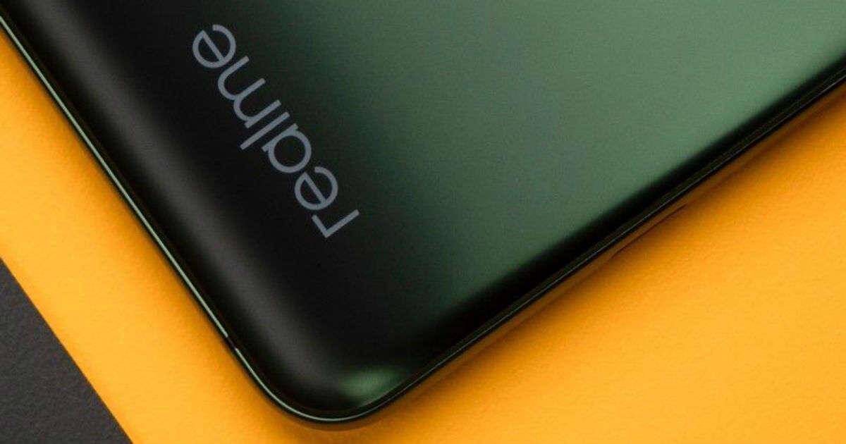 В сеть утекли изображения камеры Realme X3 SuperZoom 5 Боковая часть смартфона Realme X3 SuperZoom с загнутым экраном