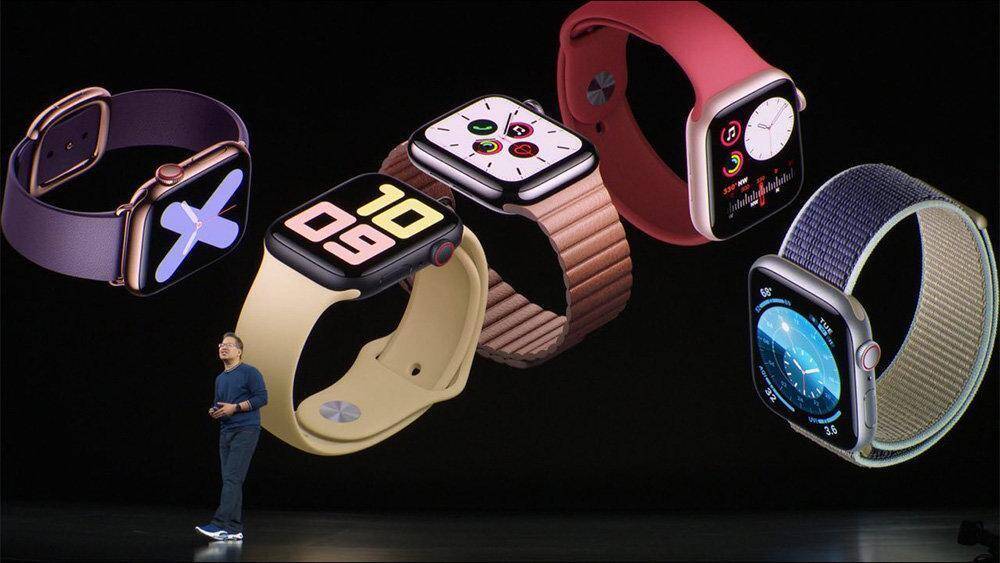 Коллекция умных часов Apple на презентации, крупный план дисплеев