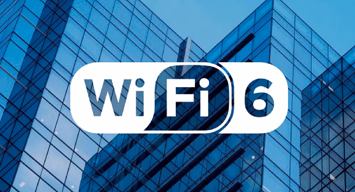 Иконка Wi-Fi 6 на фоне современного стеклянного здания