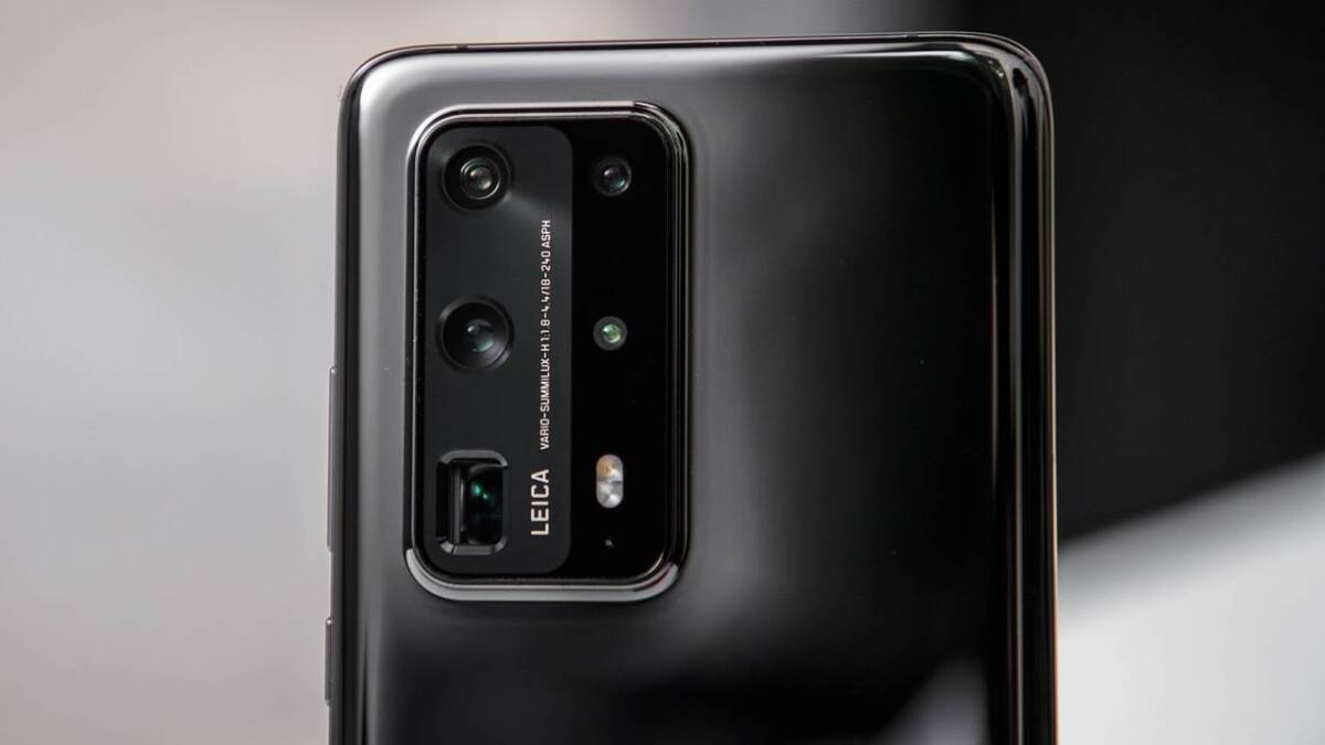 Задняя камера Huawei Mate 40 с четырьмя объективами