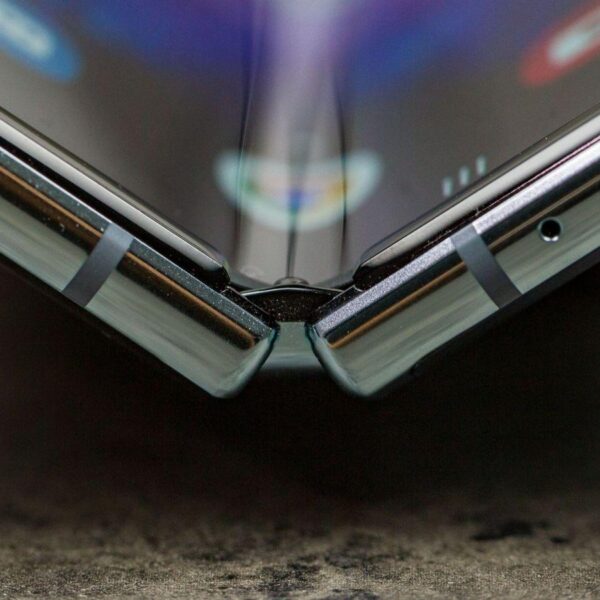 В сеть утекли новые детали о Samsung Galaxy Fold 2 (androidpit samsung galaxy fold test foto 27 scaled 1)