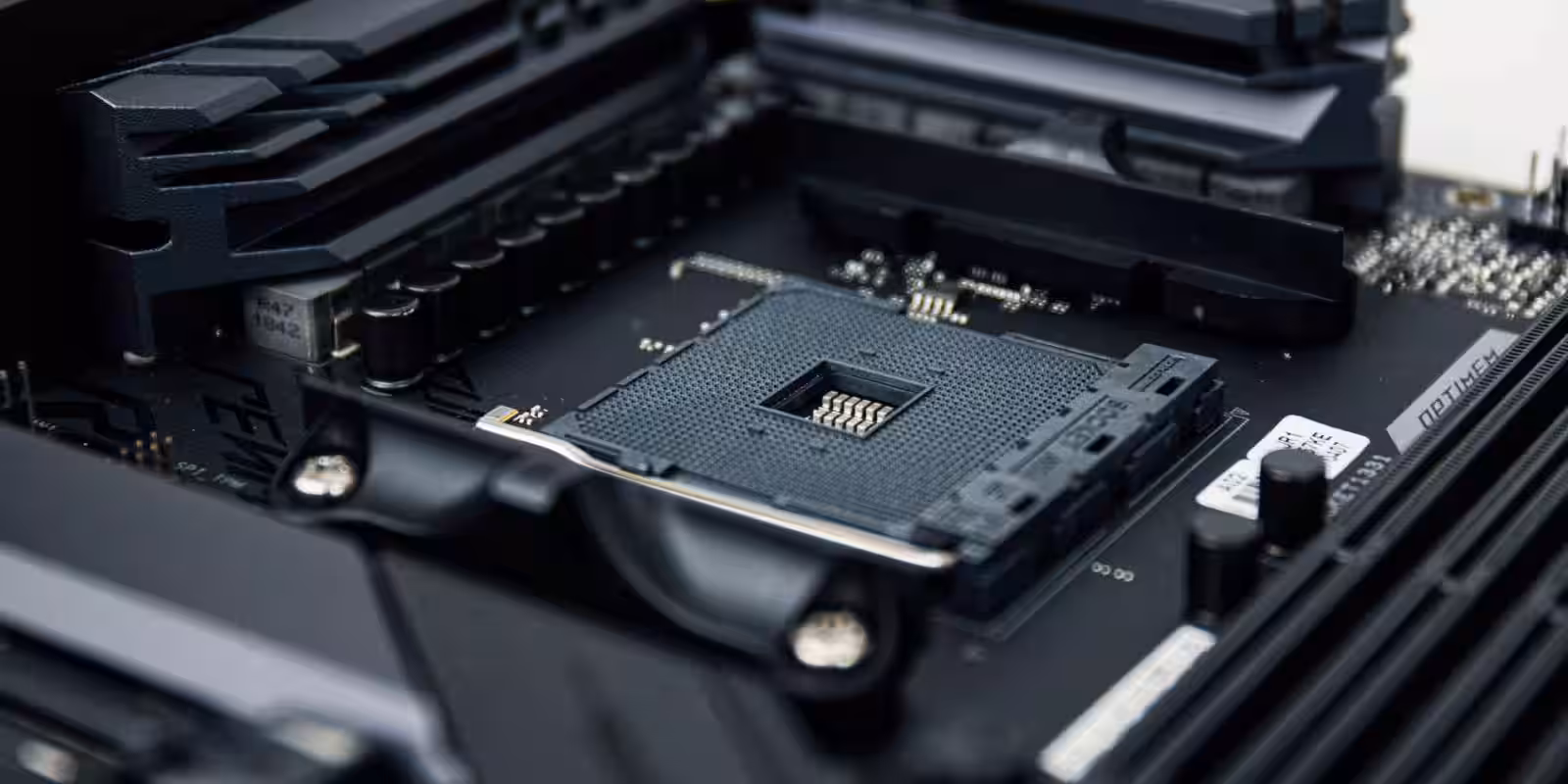 Asus выпустила две материнских платы ROG Strix B550-A Gaming и TUF Gaming B550-Plus 3 asus rog strix x570 e gaming motherboard 002