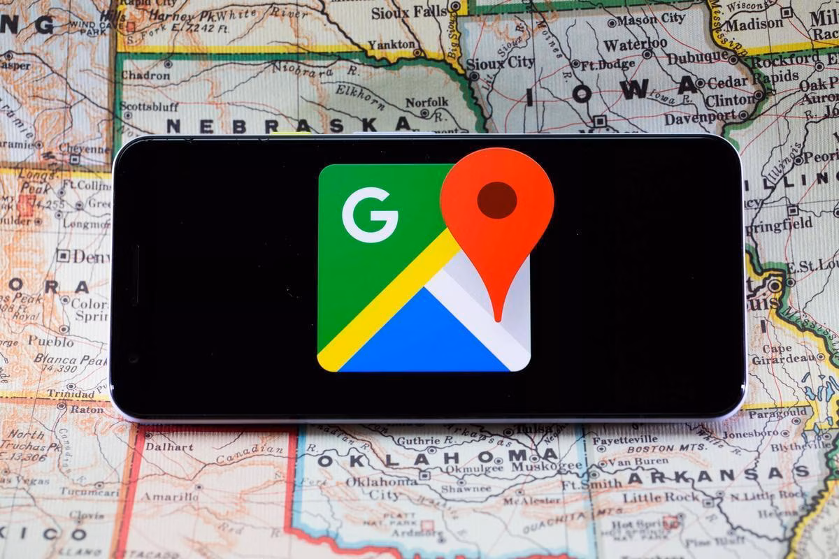 В картах Google появились функции для защиты от коронавируса 2 google maps logo phone 3831